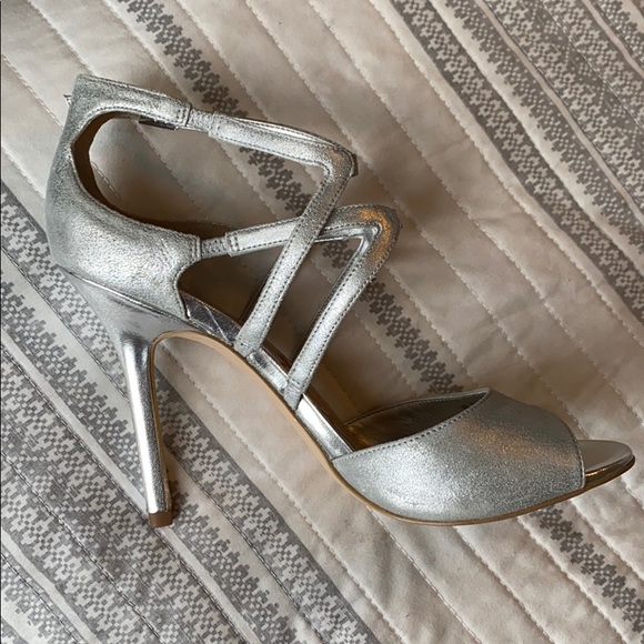 NEW Sam Edelman silver stiletto heels - Picture 2 of 7